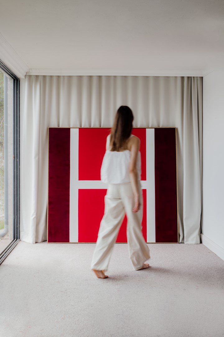 The H (Red) 2
